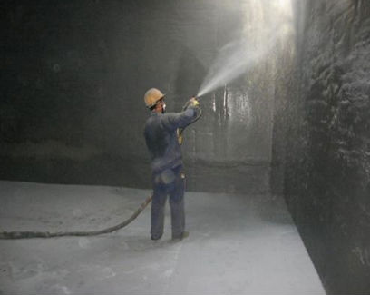 聚脲設備噴涂施工中常出現(xiàn)的質量通病及防治